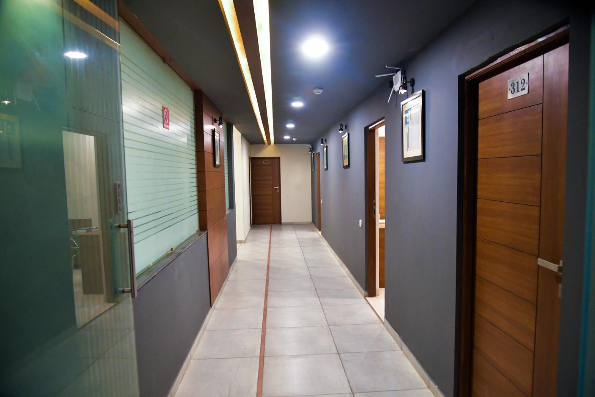 Hotel Ashooka Inn Gandhinagar Exterior photo