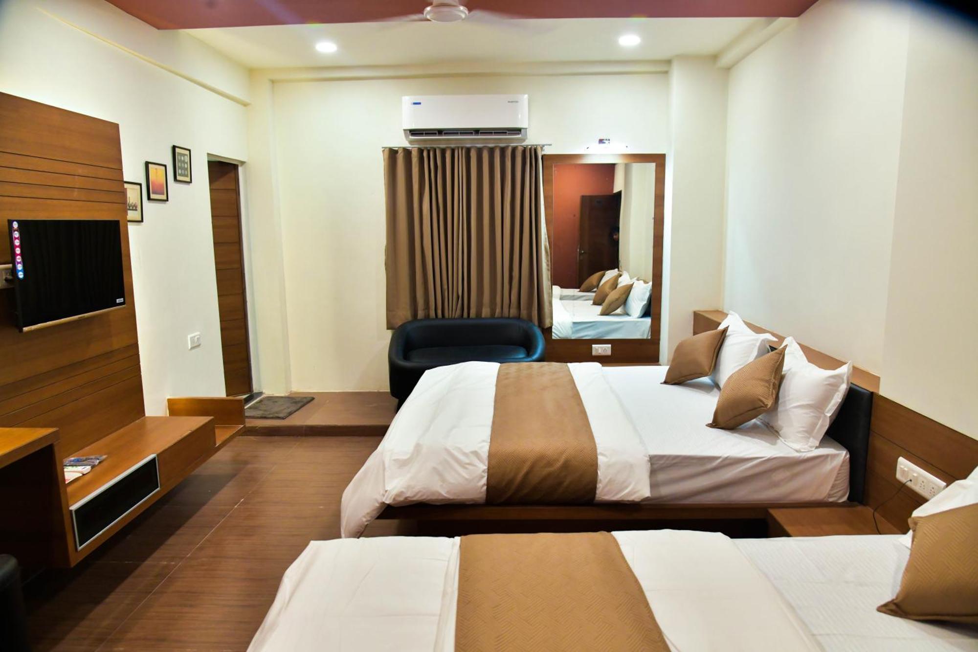 Hotel Ashooka Inn Gandhinagar Exterior photo