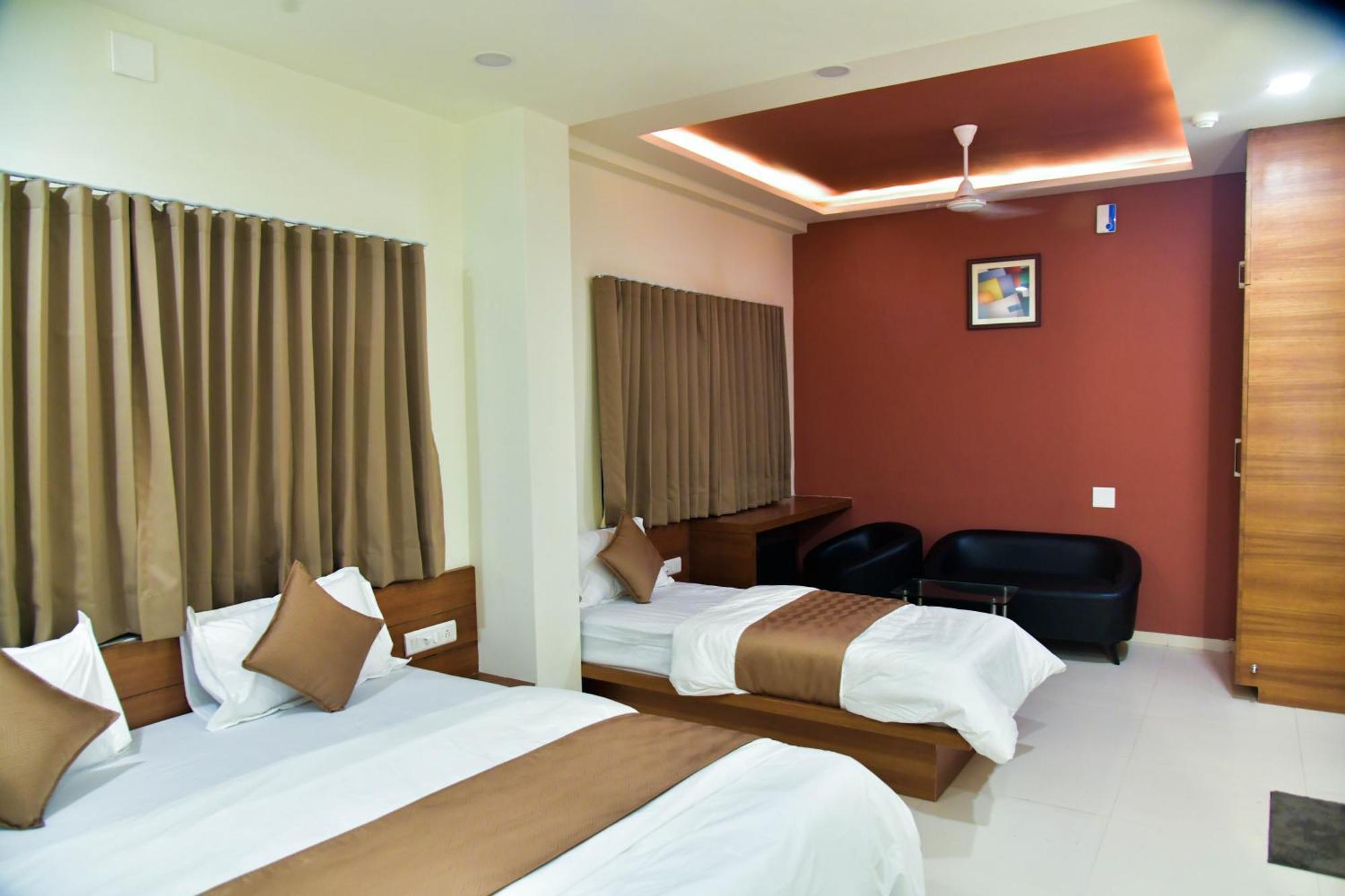 Hotel Ashooka Inn Gandhinagar Exterior photo