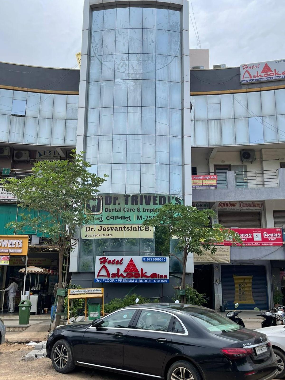 Hotel Ashooka Inn Gandhinagar Exterior photo