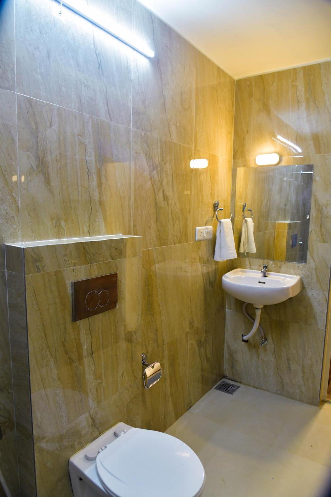Hotel Ashooka Inn Gandhinagar Exterior photo