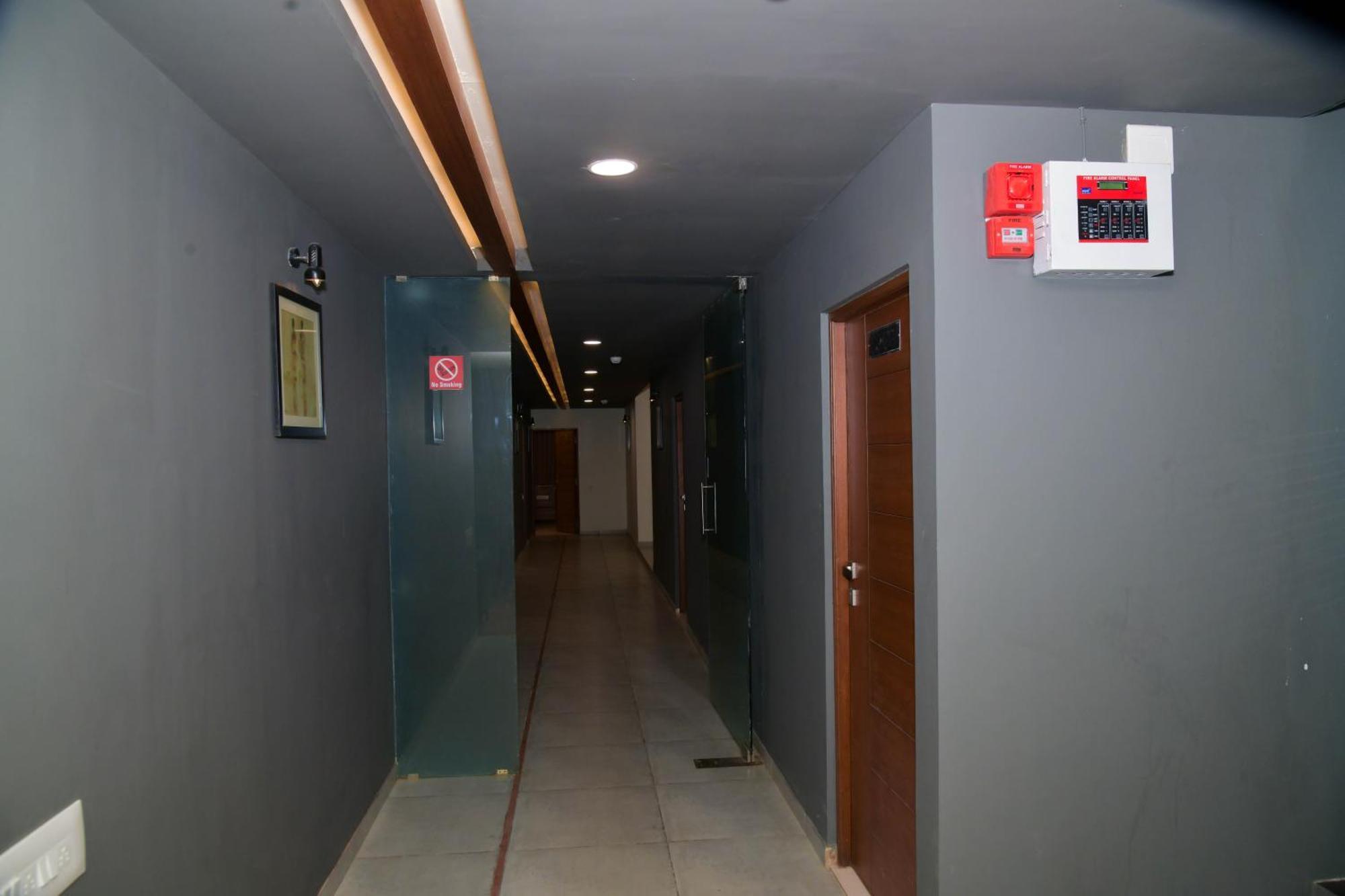 Hotel Ashooka Inn Gandhinagar Exterior photo