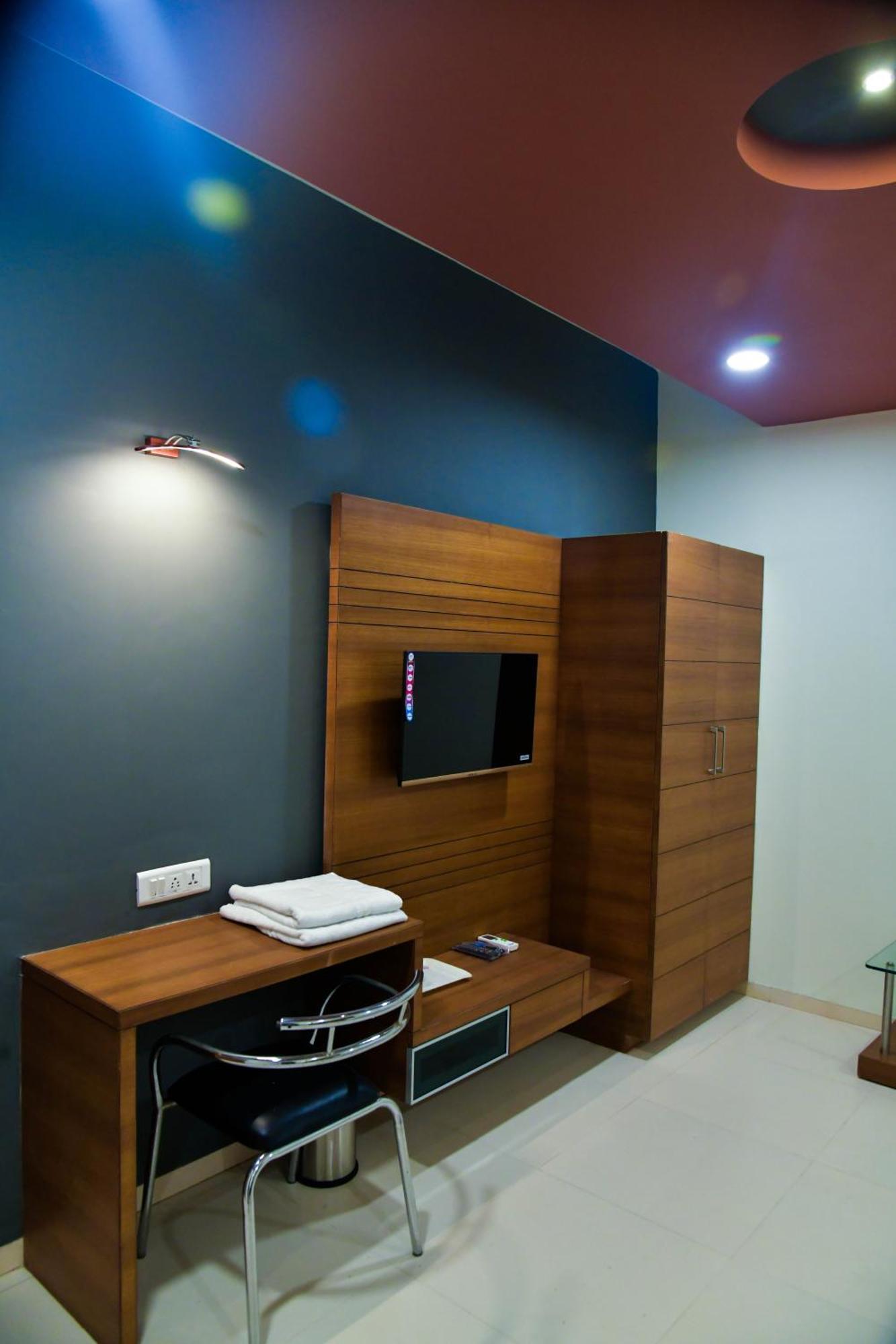 Hotel Ashooka Inn Gandhinagar Exterior photo